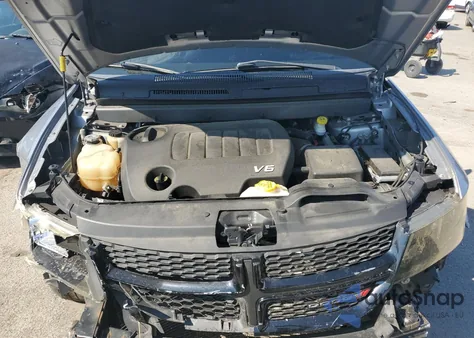 2018 Dodge Journey Crossroad z USA, uszkodzony, nr VIN 3C4PDDGG8JT387706